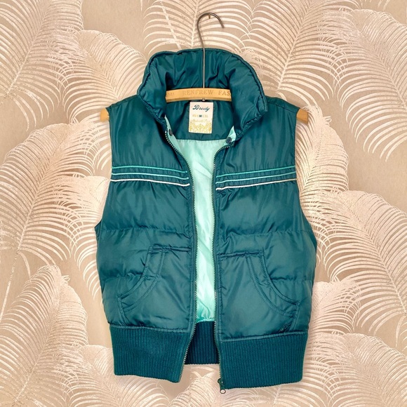 Retro Puffer Vest - Picture 2 of 10